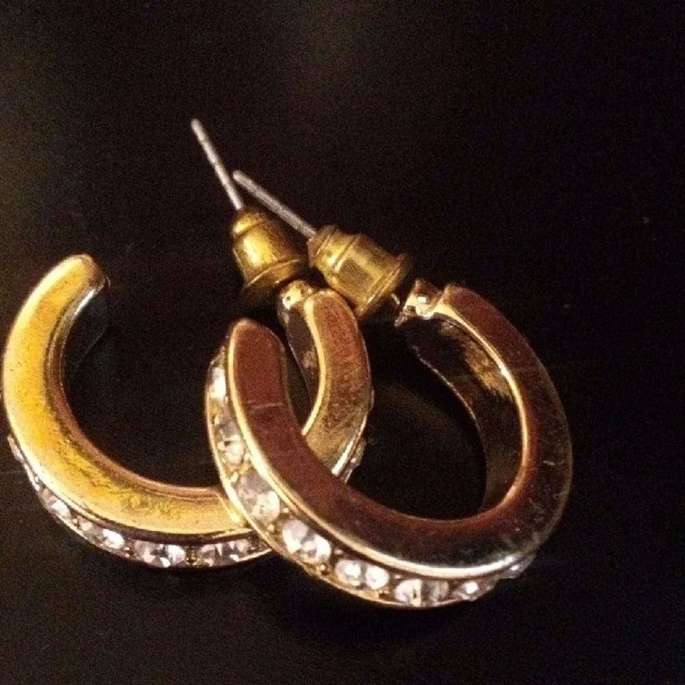 Elegant Gold Hoop Earrings